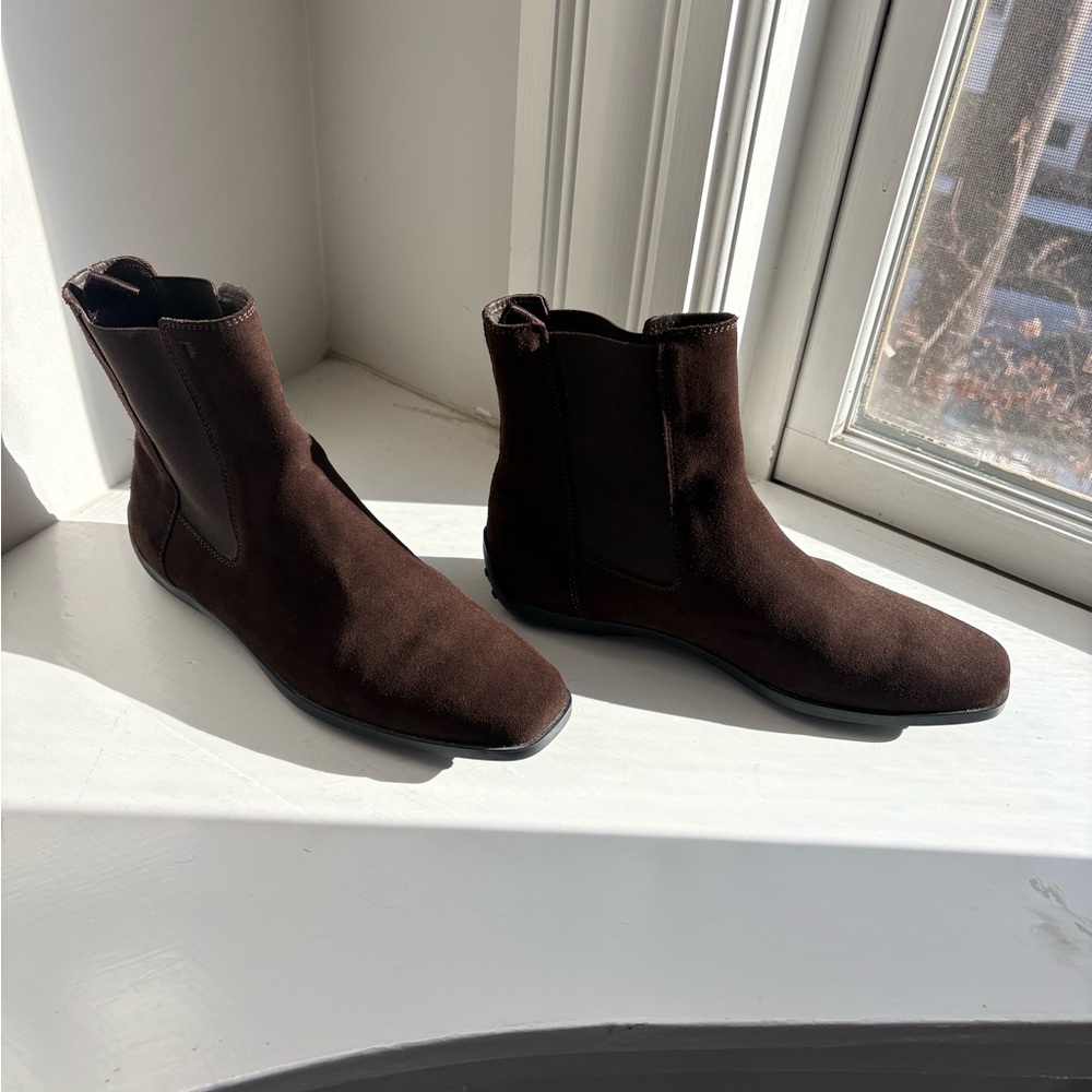 Tod's women’s Brown Suede Booties size 7.5 narrow
